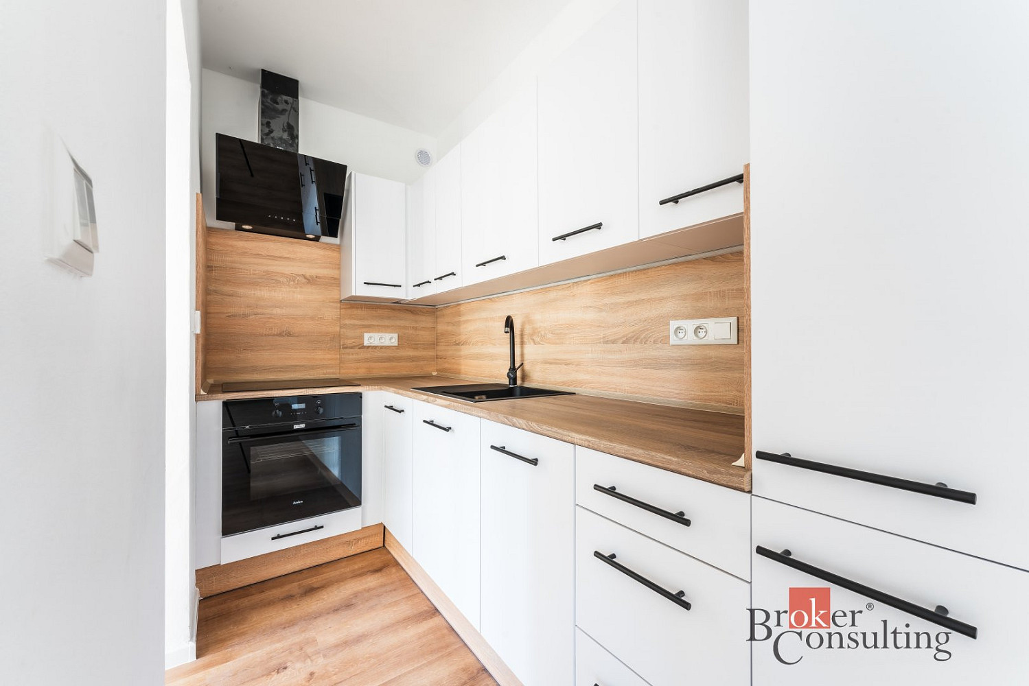 Pronájem bytu 2+kk 38 m² – fotografie 2