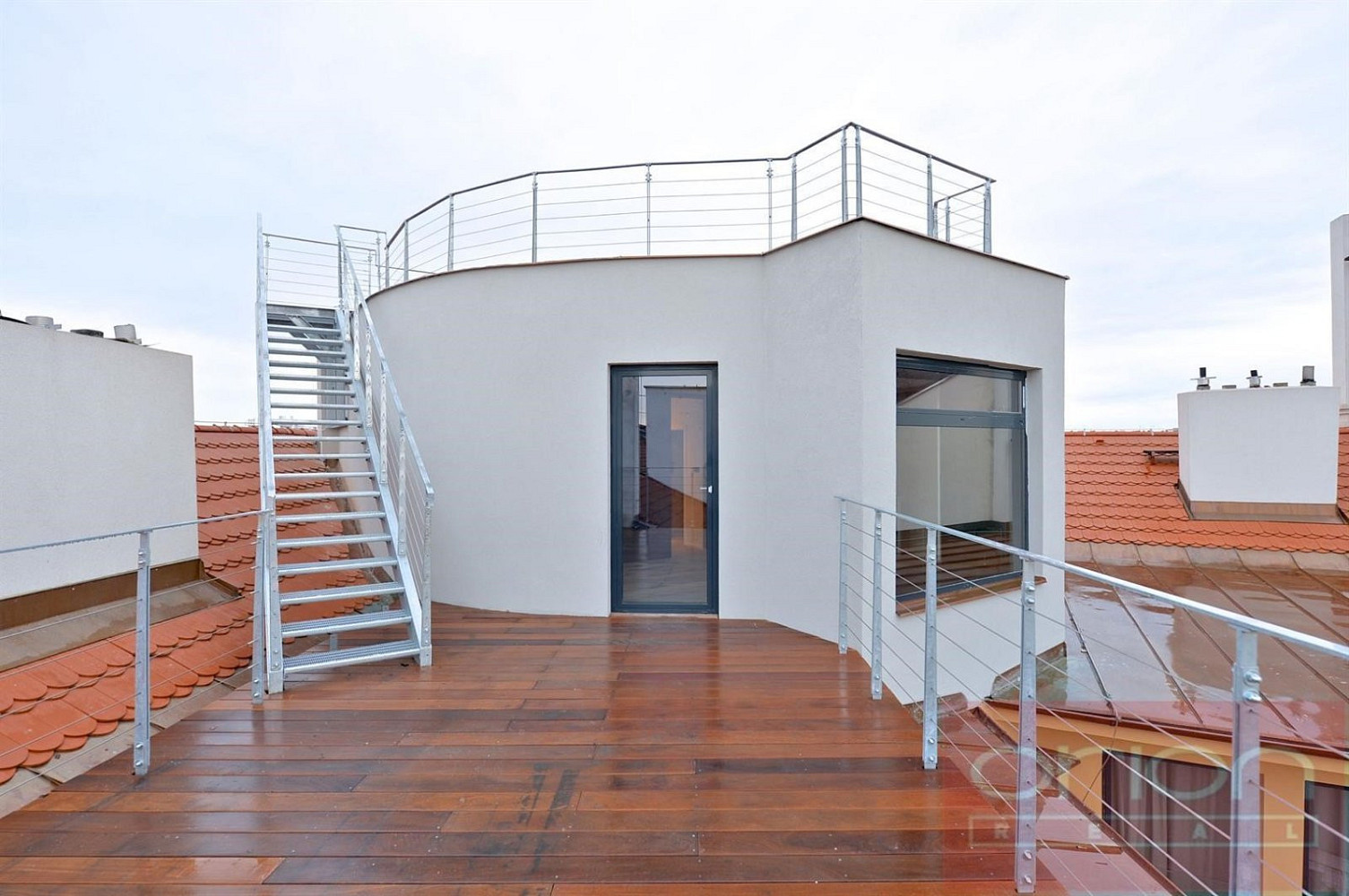 Pronájem bytu 2+kk 60 m²