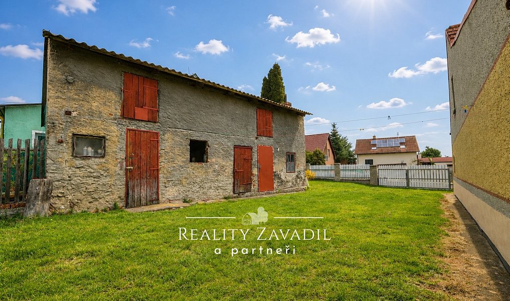 Prodej domu 130 m² s pozemkem 1 716 m², Vroutek – náhled fotky 15