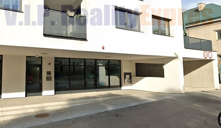 Prodej obchodních prostor 172 m² – fotografie 2