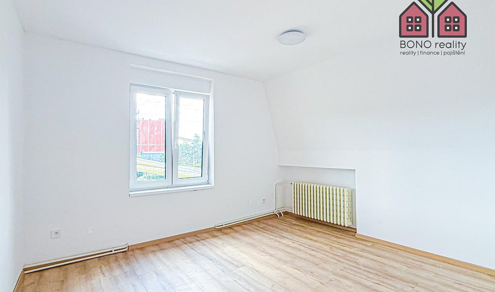 Pronájem bytu 3+1 69 m², Trmice – náhled fotky 9