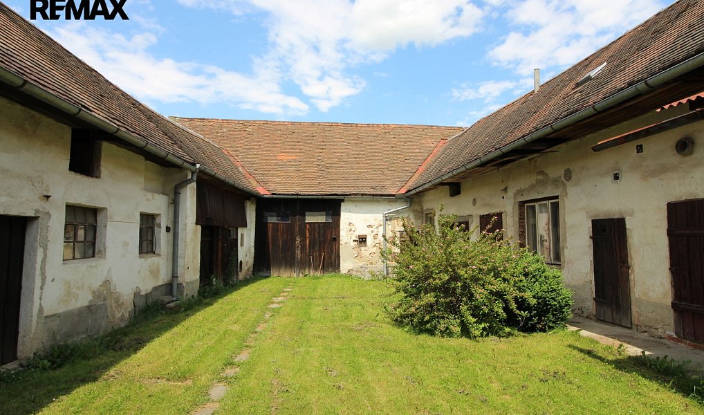 Prodej domu 470 m² s pozemkem 1 587 m², Telč – náhled fotky 3