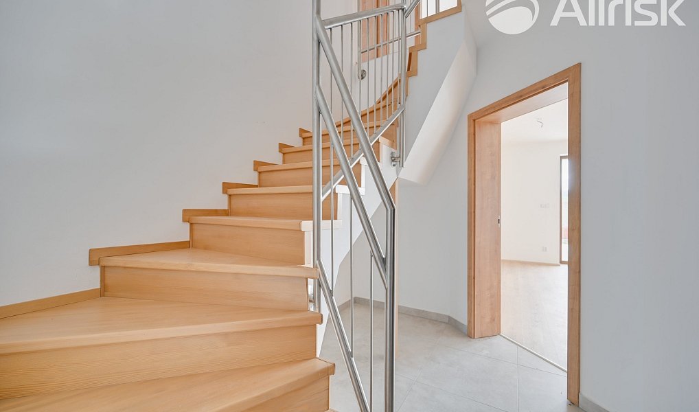 Prodej domu 220 m² s pozemkem 600 m², Březina – náhled fotky 15