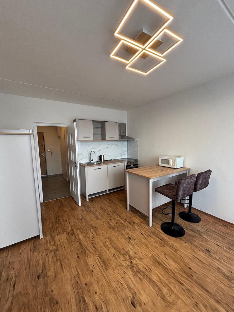 Pronájem bytu 2+kk 48 m² – fotografie 3
