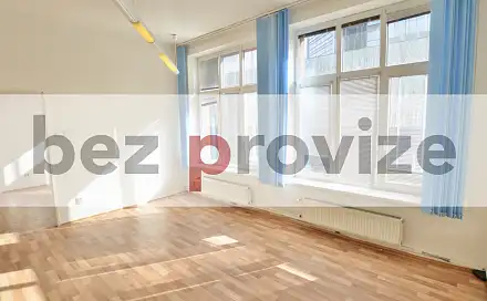Pronájem kanceláře 33 m², Ocelářská, Praha 9 - Libeň