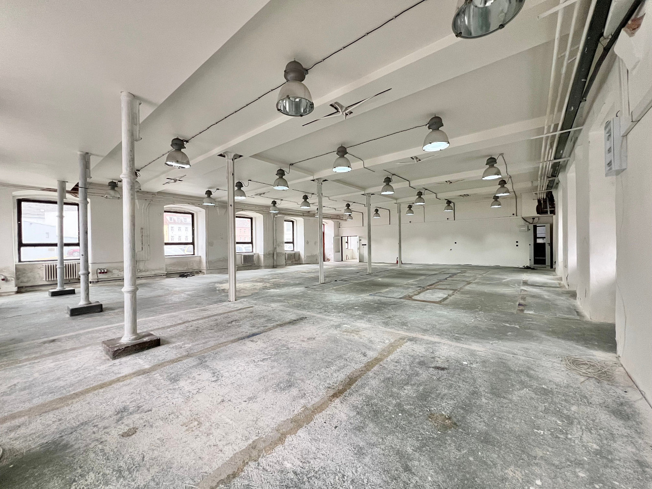 Pronájem kanceláře 365 m² – fotografie 3