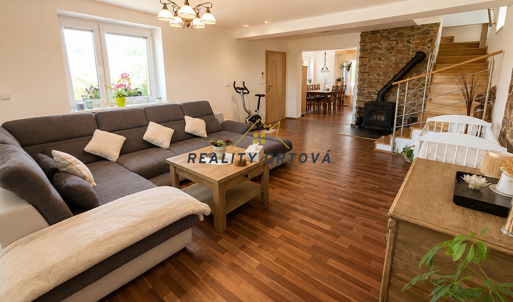 Prodej domu 166 m² s pozemkem 2 688 m², Třebnouševes – náhled fotky 2