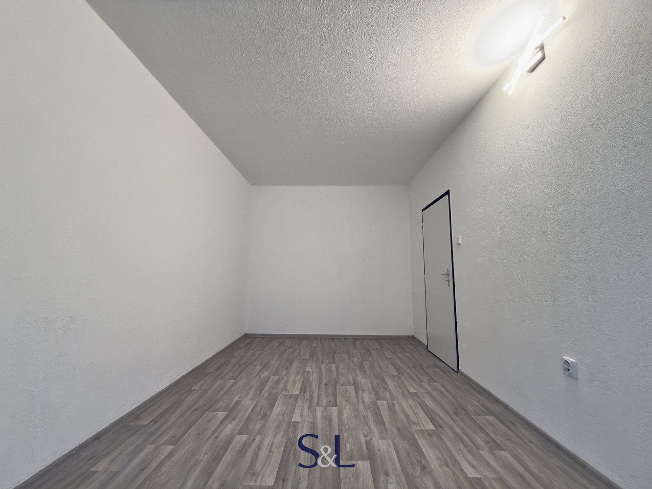 Pronájem bytu 2+kk 39 m² – fotografie 3