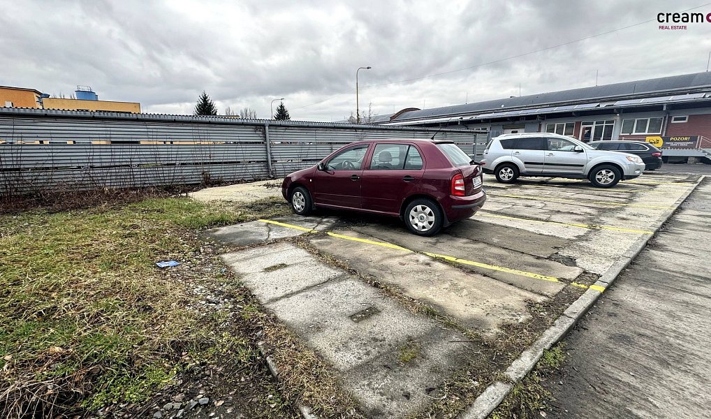 Pronájem pozemku 225 m², Zlín – náhled fotky 2