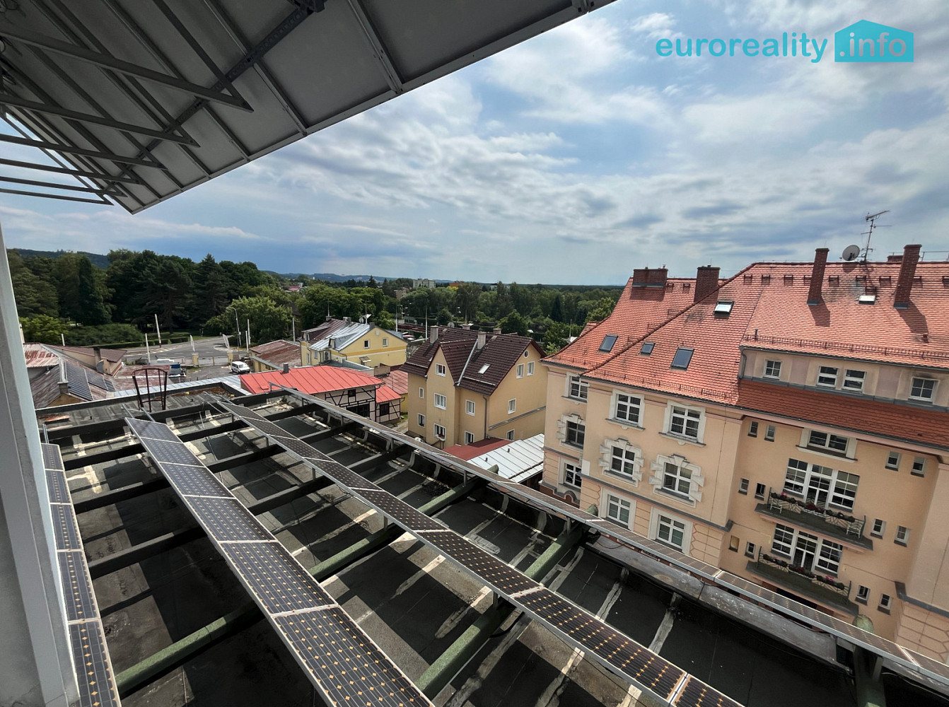 Pronájem obchodních prostor 90 m²