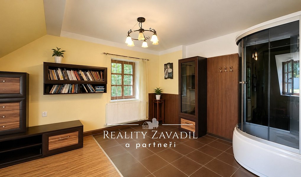 Prodej ubytovacího objektu 322 m², Vysoká – náhled fotky 28