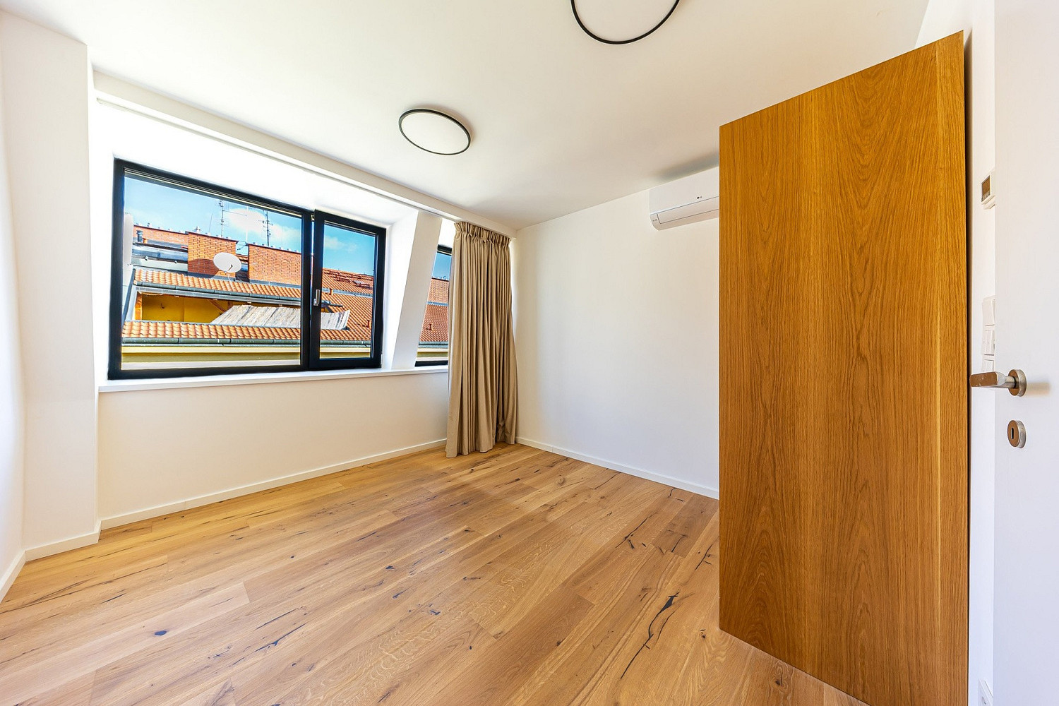 Pronájem bytu 4+kk 151 m² – fotografie 4