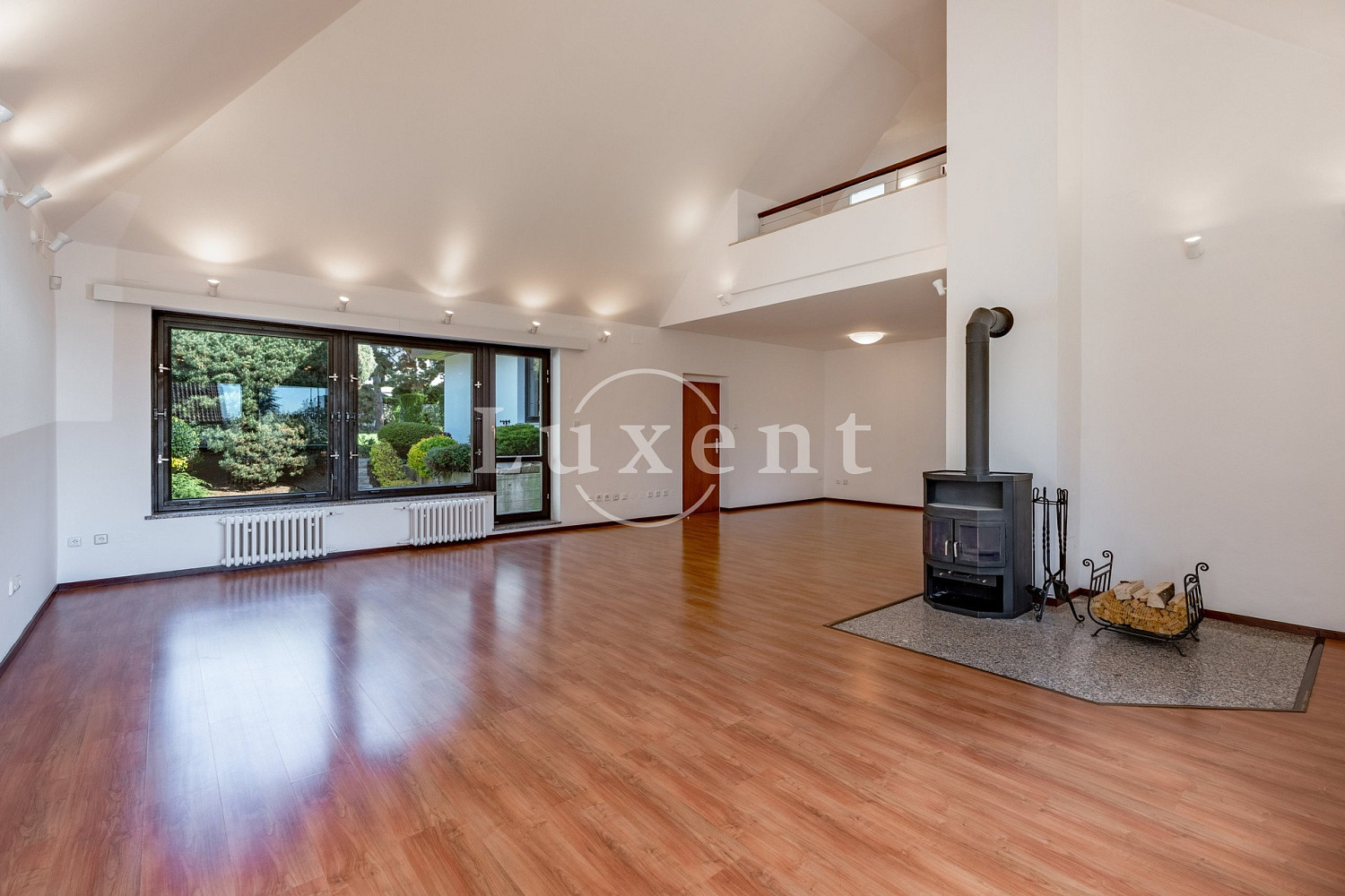 Pronájem kanceláře 417 m² — photo 2
