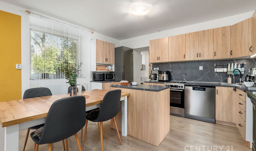 Prodej domu 178 m² s pozemkem 1 065 m², Radiměř – náhled fotky 4