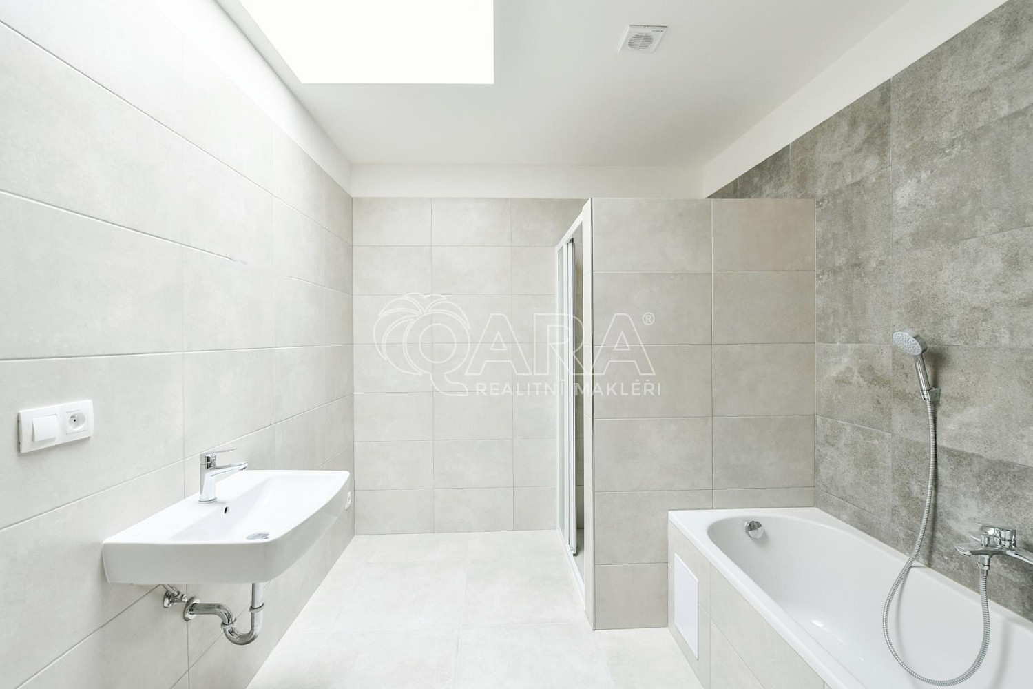 Pronájem bytu 2+kk 55 m² — photo 2