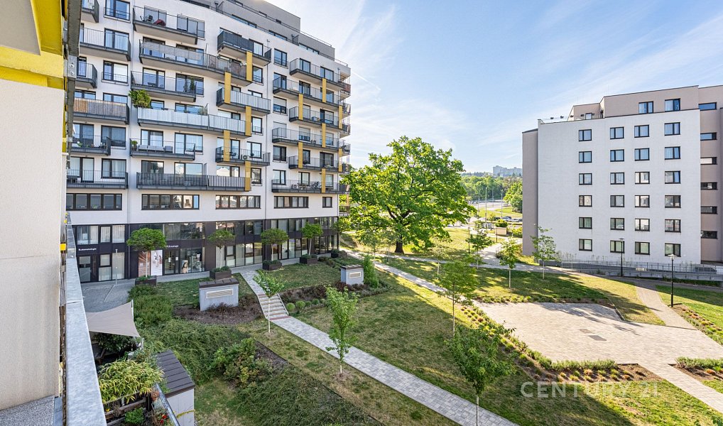 Prodej bytu 1+kk 38 m², Praha – náhled fotky 19
