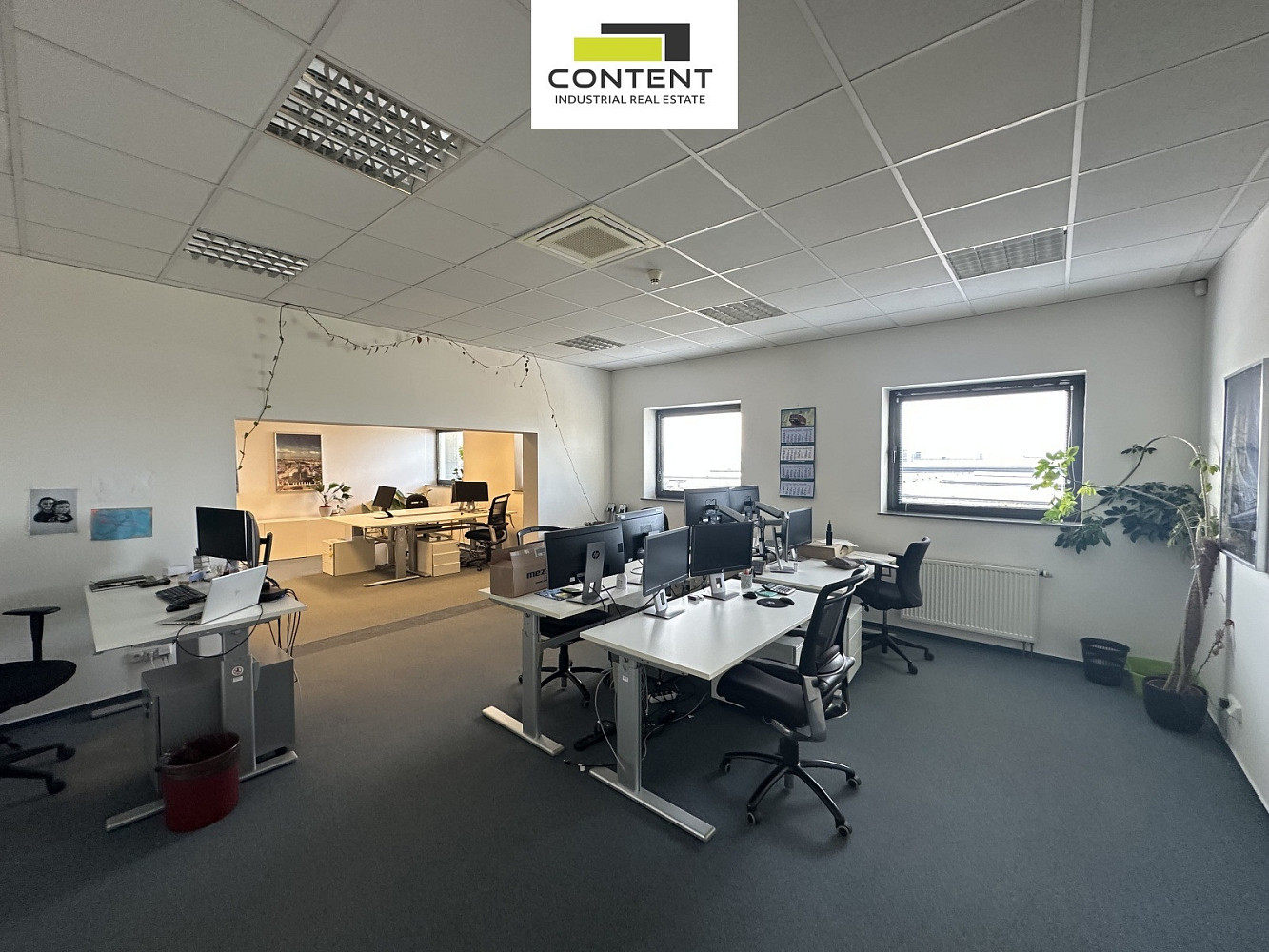 Pronájem kanceláře 467 m² – fotografie 4