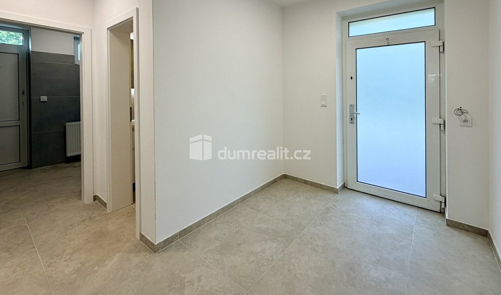 Prodej domu 247 m² s pozemkem 1 024 m², Lukov – náhled fotky 13