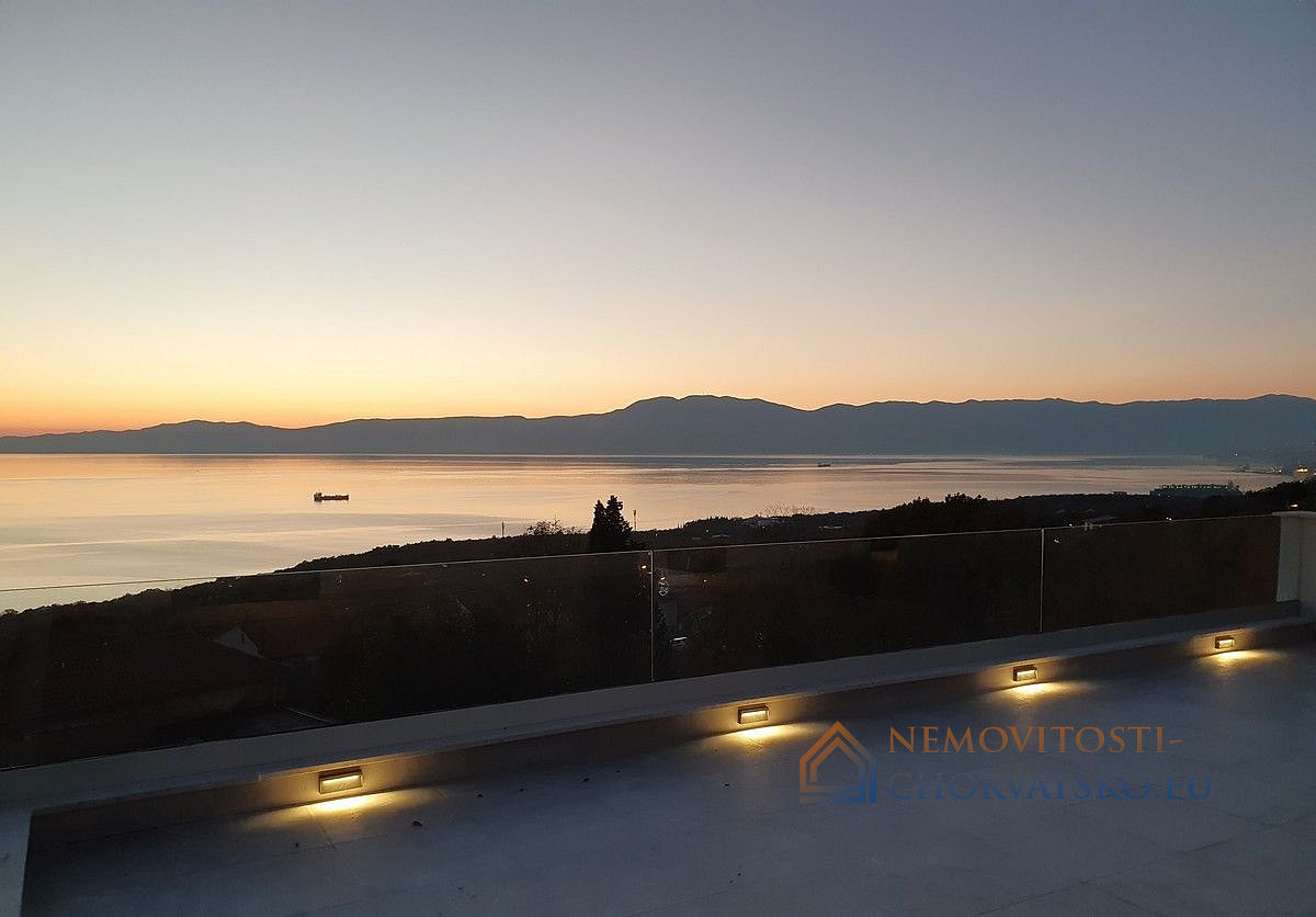 Prodej domu 239 m² s pozemkem 1 337 m² - Vista 3