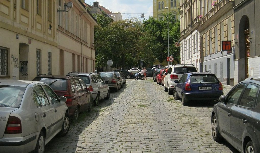 Nabídka pronájmu parkovacího místa - Voroněžská, Vinohrady -ihned k dispozici, Praha – náhled fotky 7
