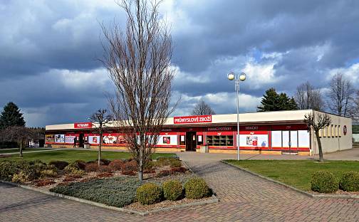 Pronájem obchodních prostor 157 m², nám. L. Svobody, Dolní Kralovice, okres Benešov