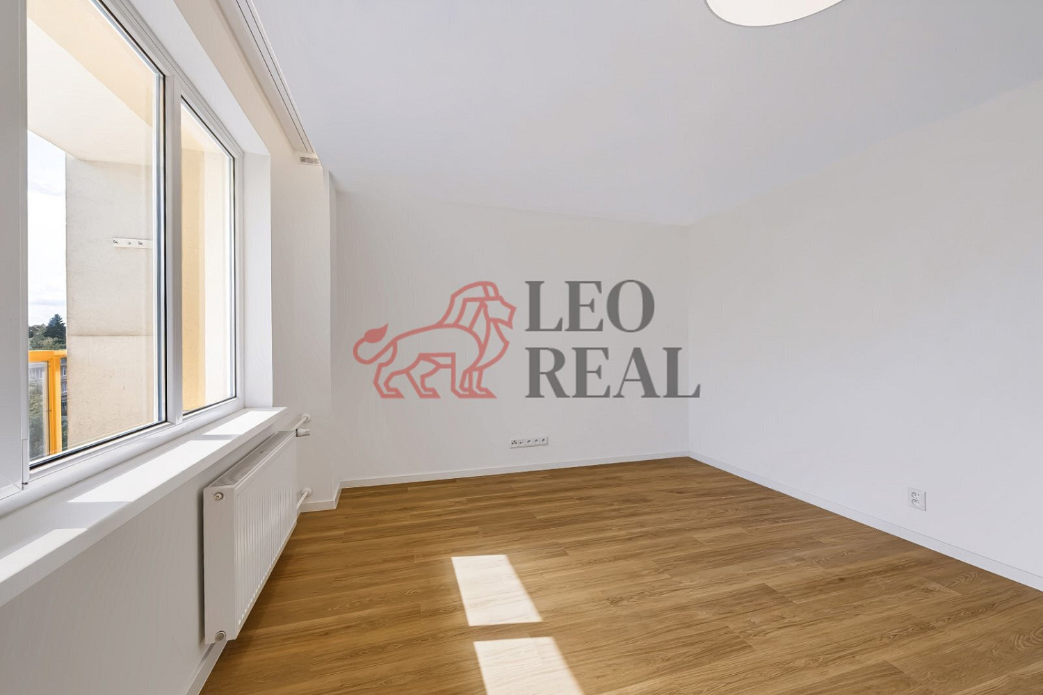 Pronájem bytu 4+kk 81 m² – fotografie 3