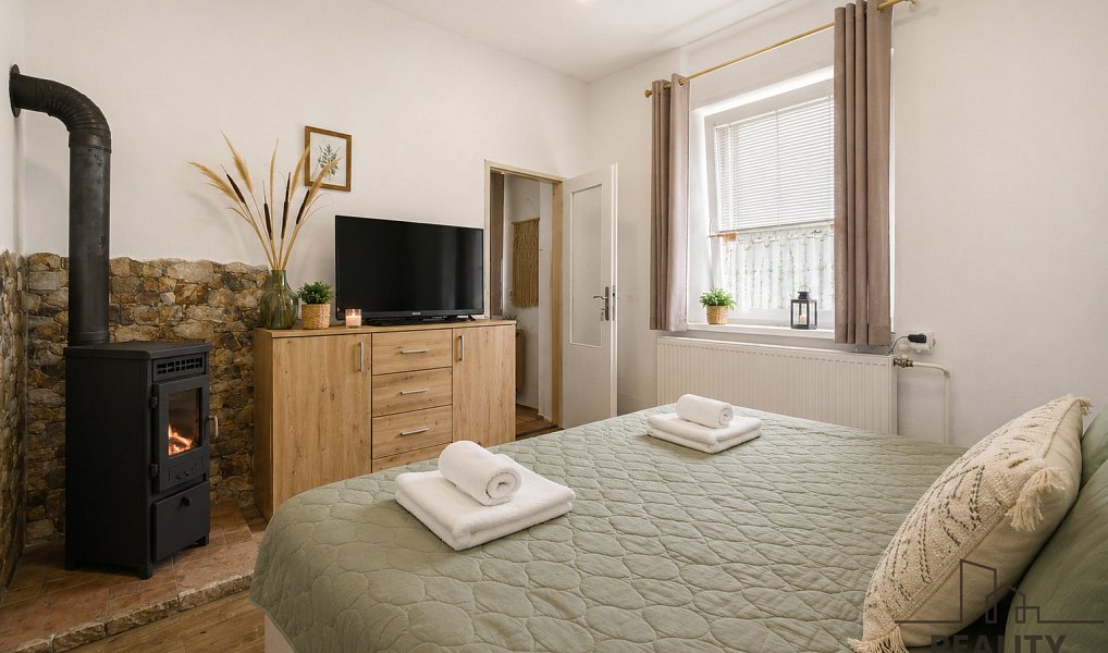 Prodej ubytovacího objektu 491 m², Pustá Kamenice – náhled fotky 12