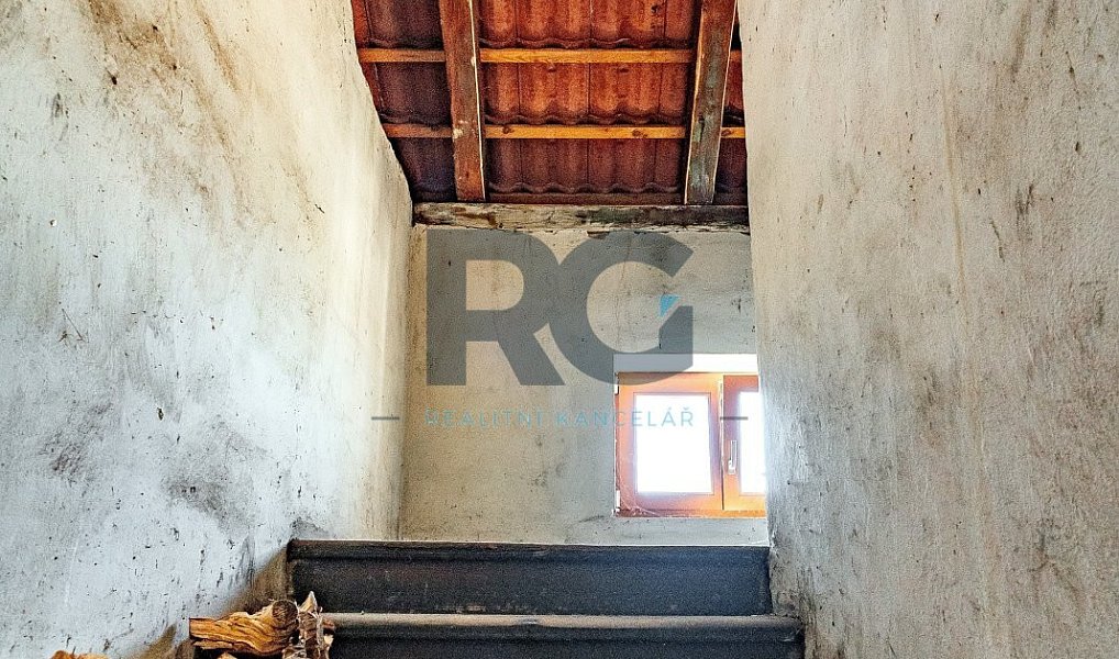 Prodej domu 568 m² s pozemkem 903 m², Písek – náhled fotky 38