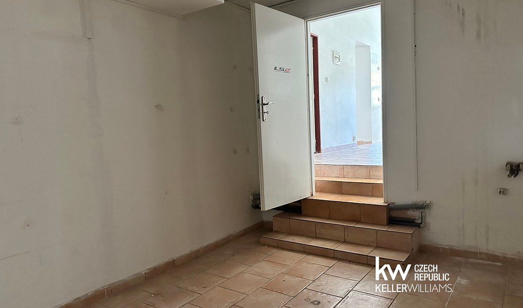 Pronájem obchodních prostor 136 m², Bílina – náhled fotky 7