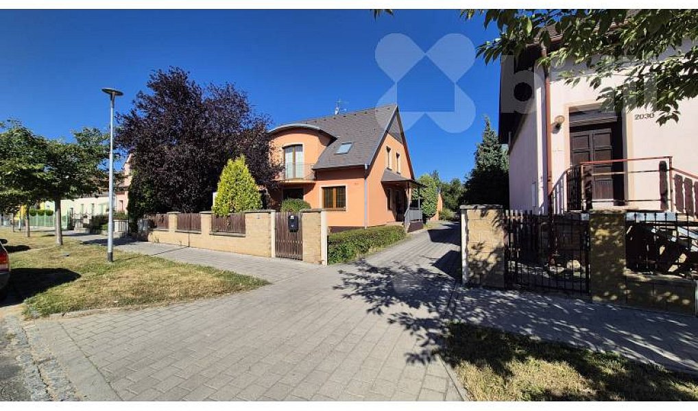 Prodej domu 370 m² s pozemkem 1 383 m², Kroměříž – náhled fotky 4
