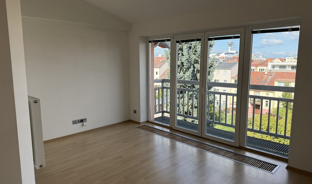 Prodej bytu 4+kk 95 m², Pardubice – náhled fotky 11