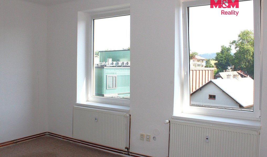 Pronájem kanceláře 18 m², Nová Paka – náhled fotky 4