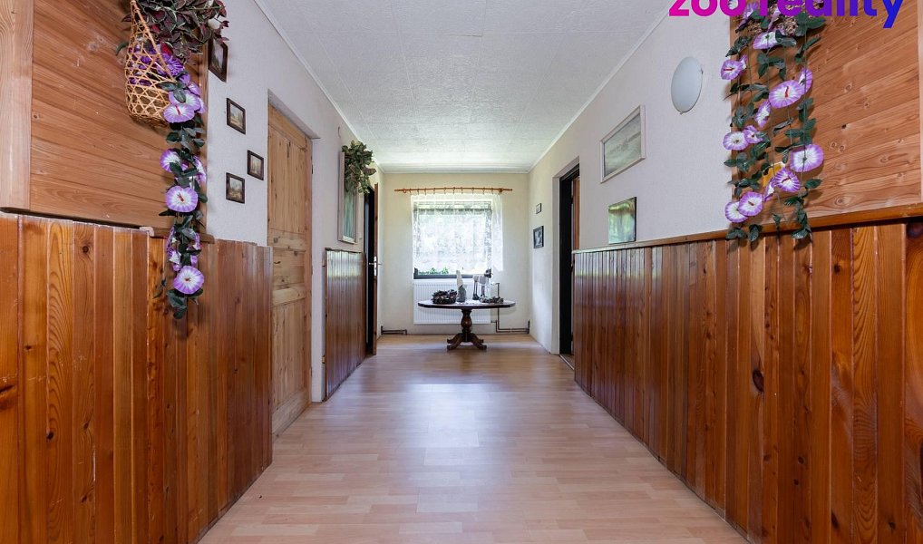 Prodej domu 320 m² s pozemkem 16 394 m², Místo – náhled fotky 13