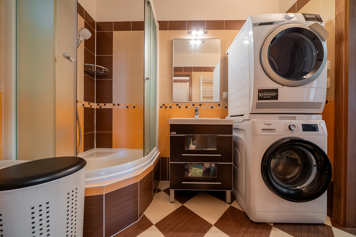 Prodej domu 180 m² s pozemkem 982 m² – pohled 4