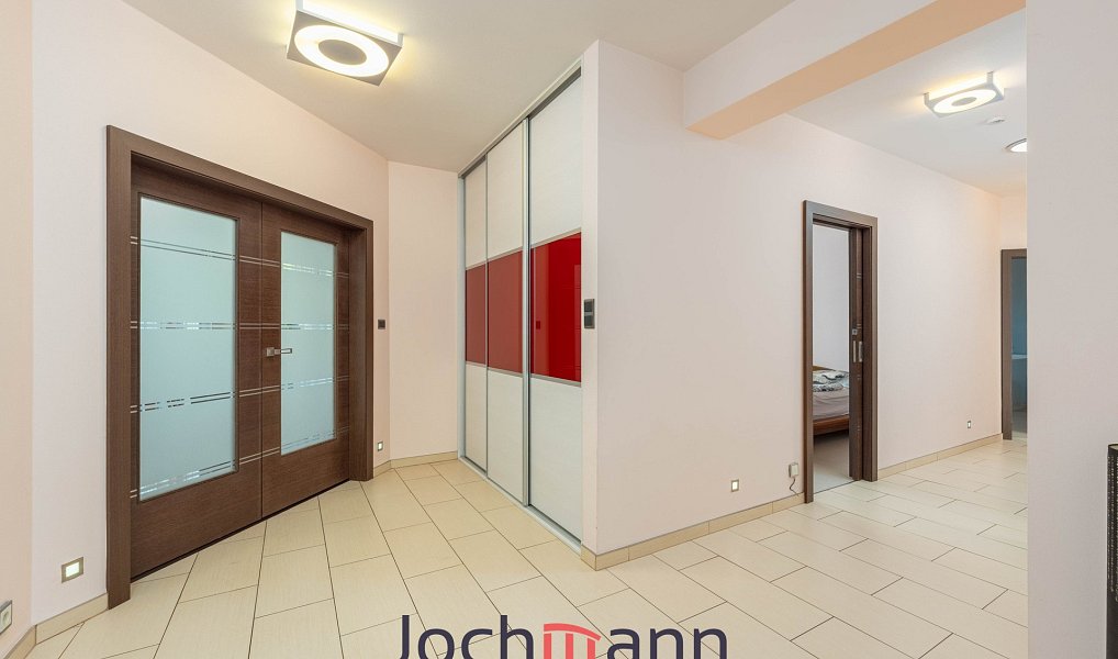 Prodej domu 274 m² s pozemkem 1 138 m², Rudolfov – náhled fotky 9