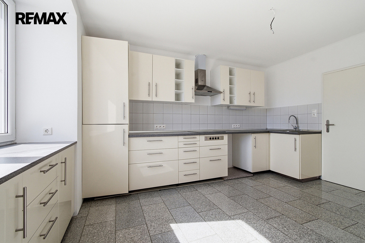 Prodej domu 250 m² s pozemkem 749 m² – pohled 6