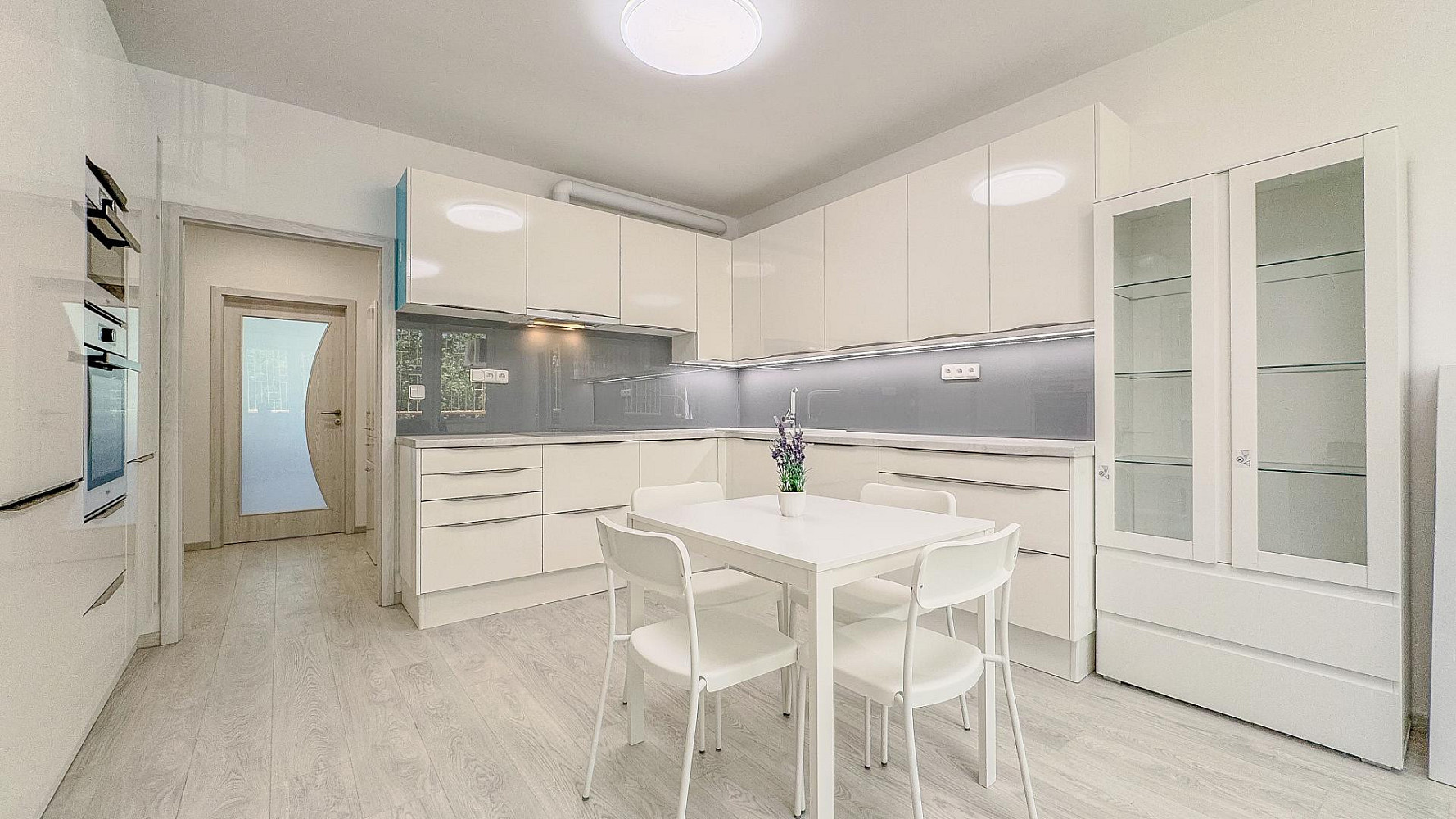 Pronájem bytu 2+kk 47 m² — photo 3