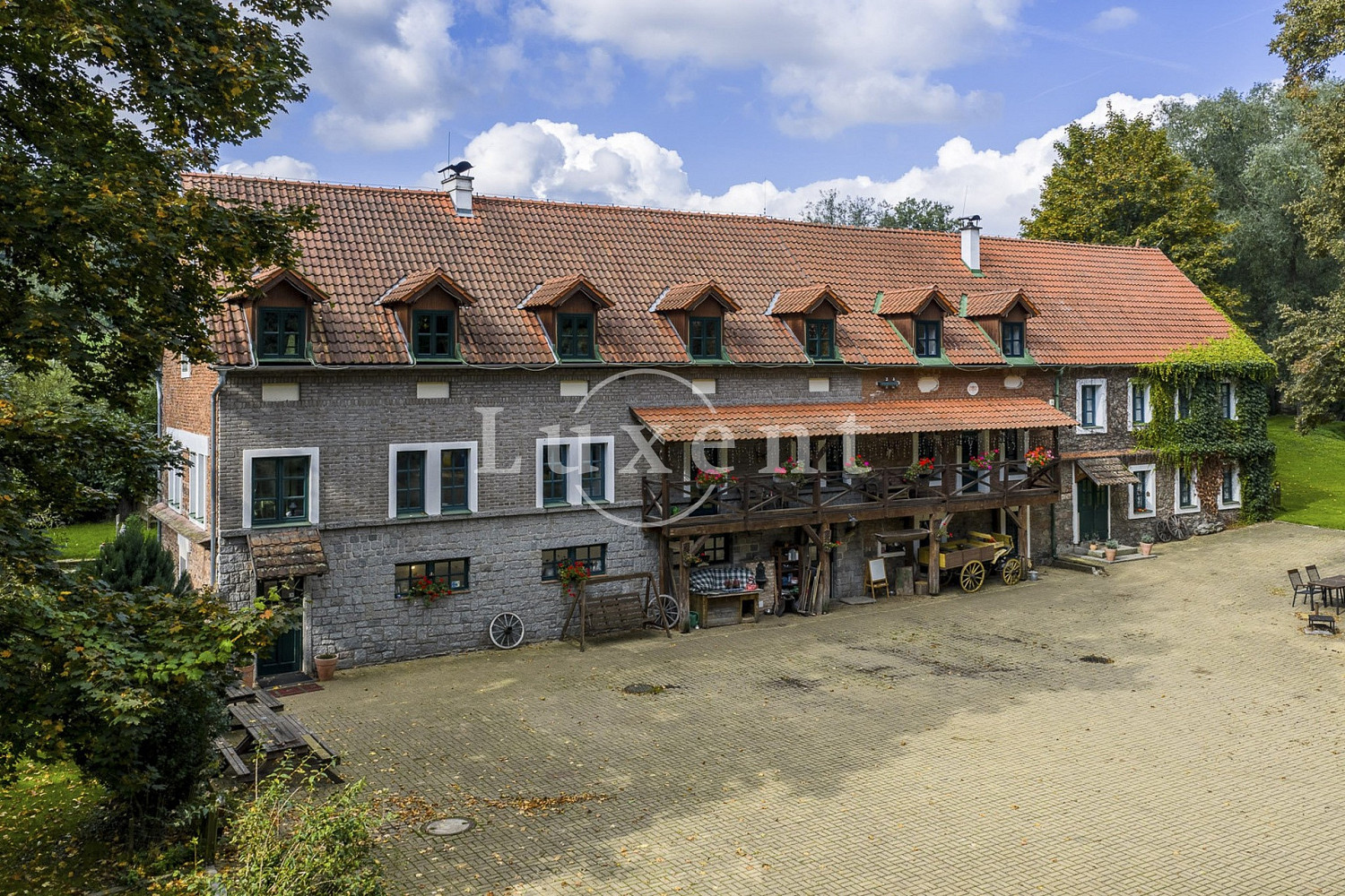 Prodej domu 1 700 m² s pozemkem 110 000 m² – fotografie 4