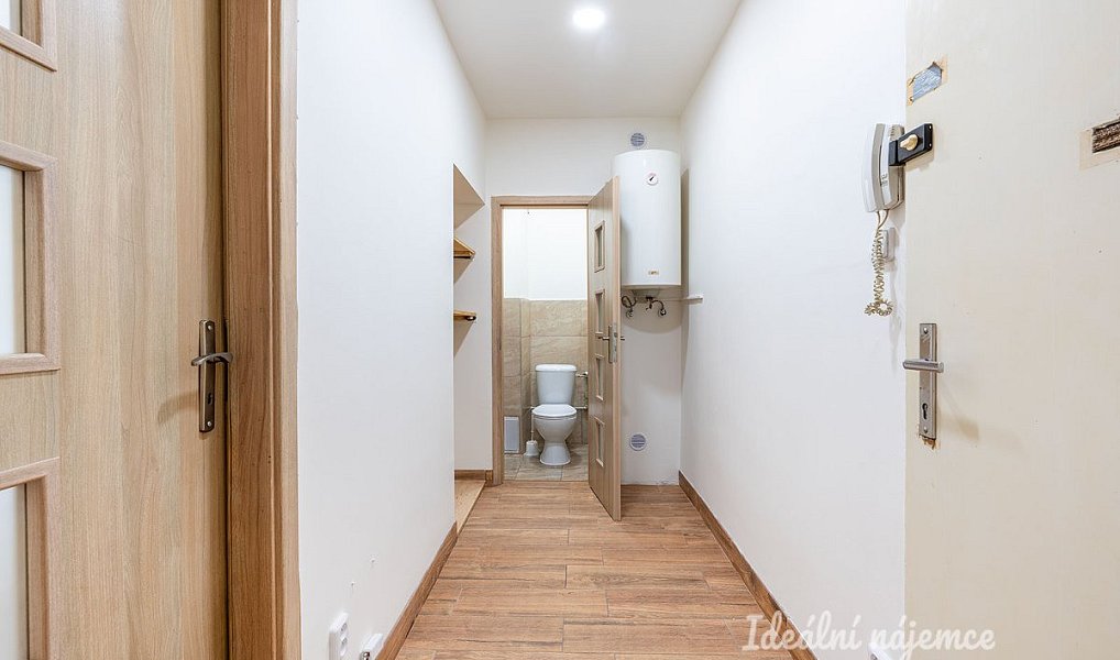 Pronájem bytu 2+kk 41 m², Praha – náhled fotky 3