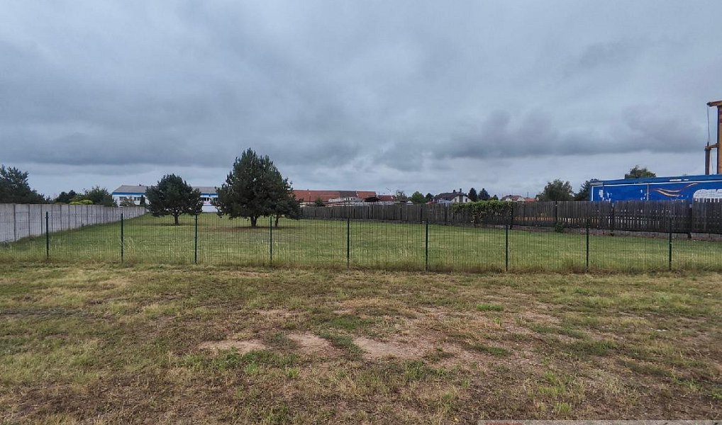 Prodej komerčního pozemku 3 920 m², Tři Dvory – náhled fotky 6