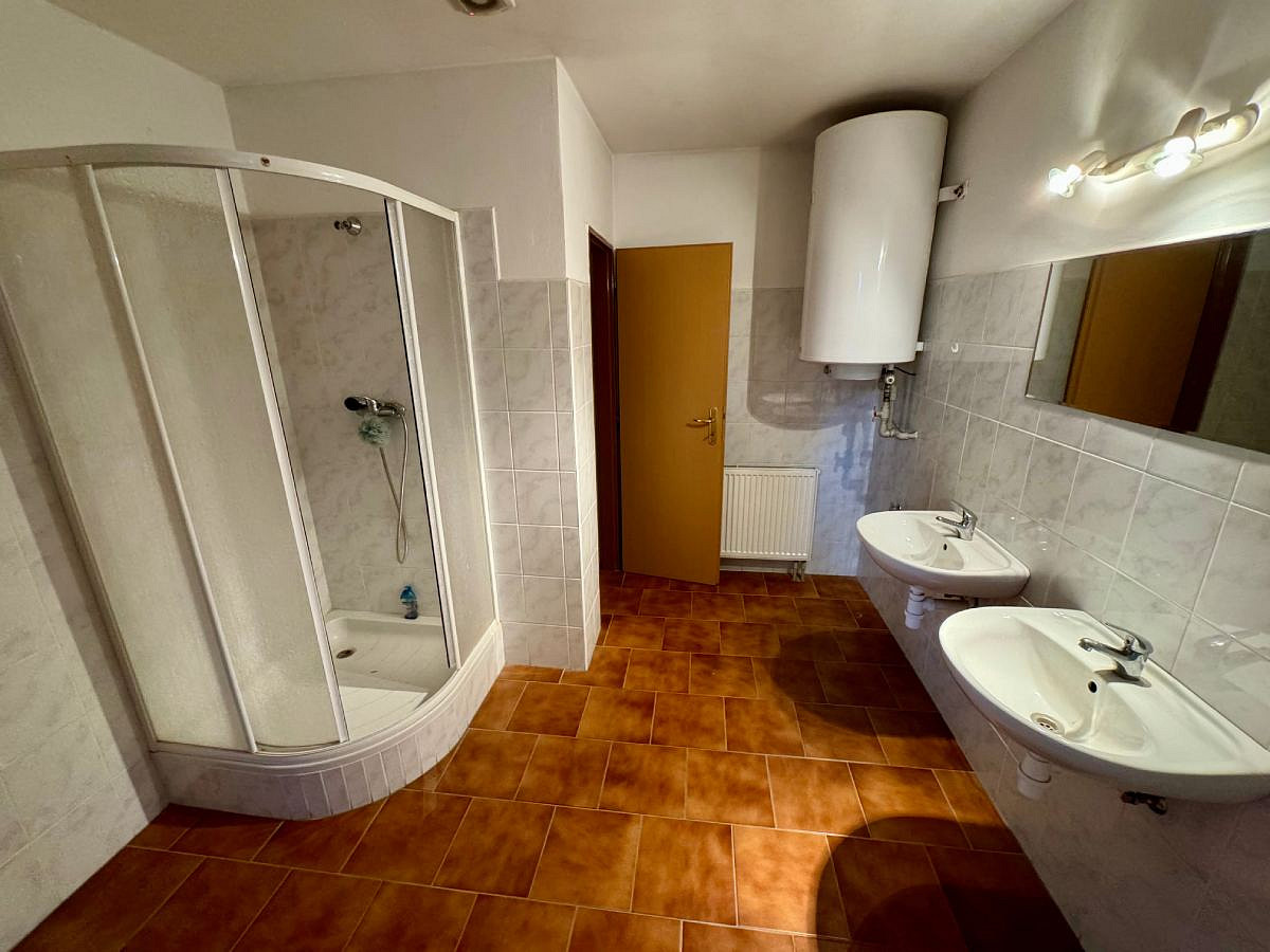Prodej domu 370 m² s pozemkem 926 m² – fotografie 3