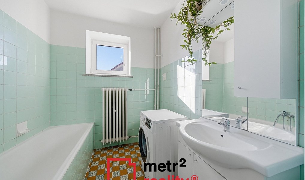 Prodej domu 303 m² s pozemkem 954 m², Charváty – náhled fotky 8
