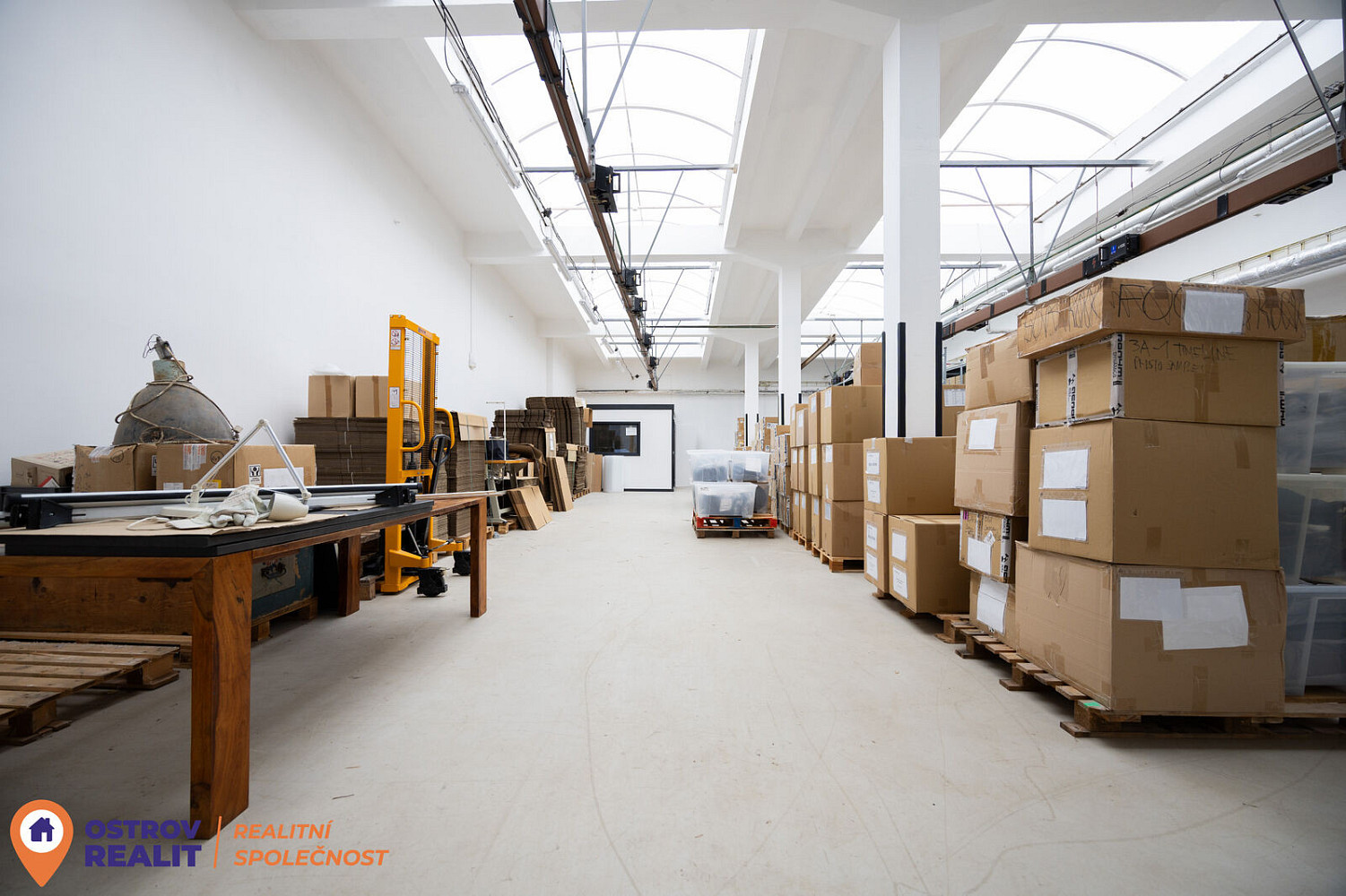 Prodej obchodních prostor 198 m² – fotografie 2