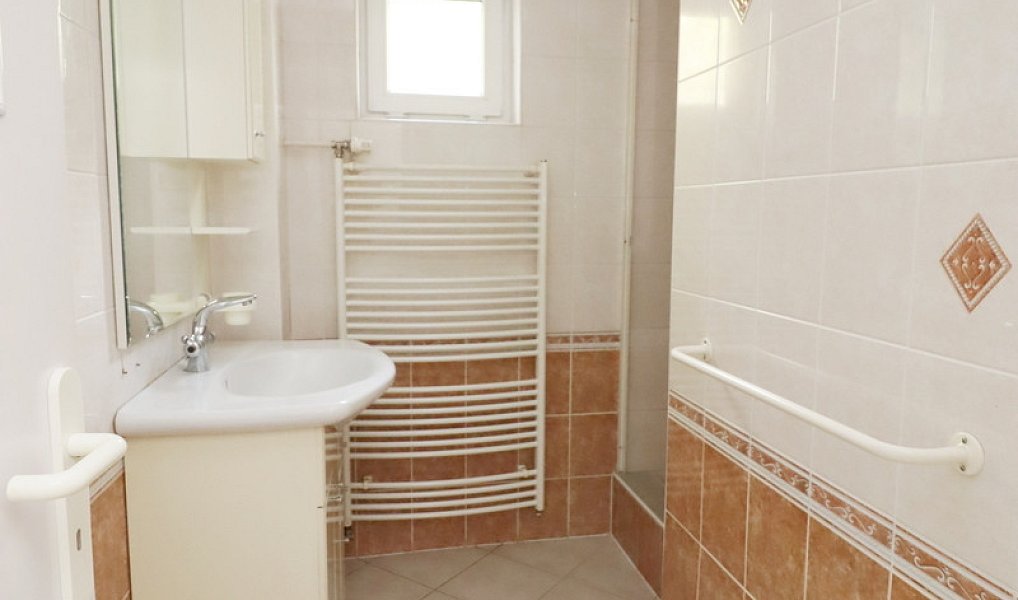Prodej domu 220 m² s pozemkem 541 m², Krupka – náhled fotky 9