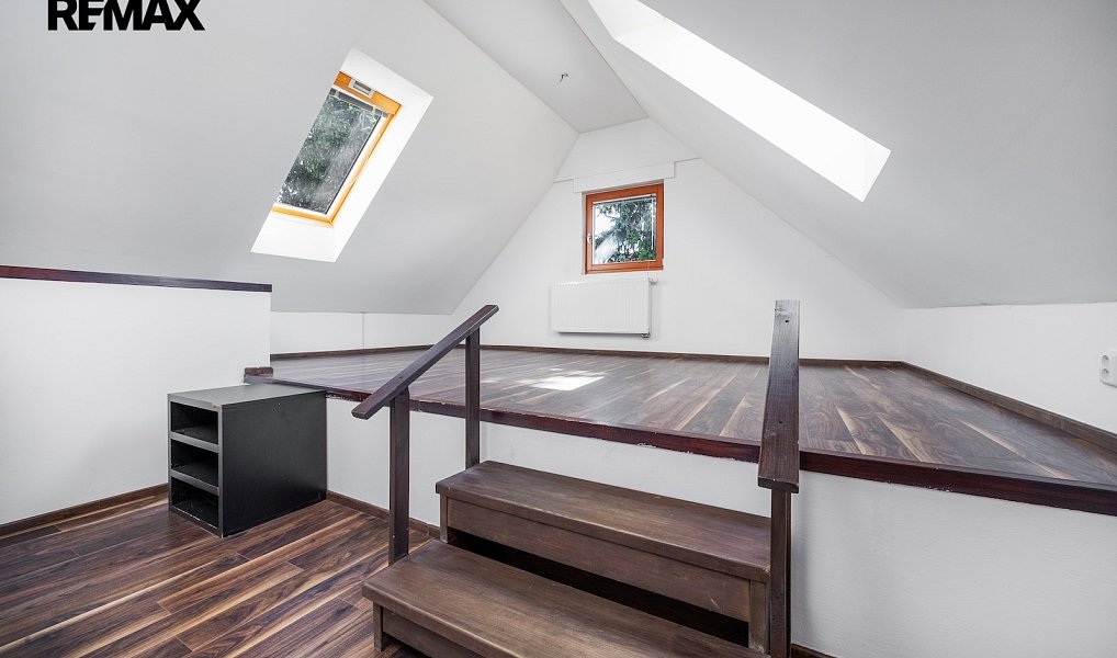 Prodej domu 210 m² s pozemkem 1 140 m², Praha – náhled fotky 12
