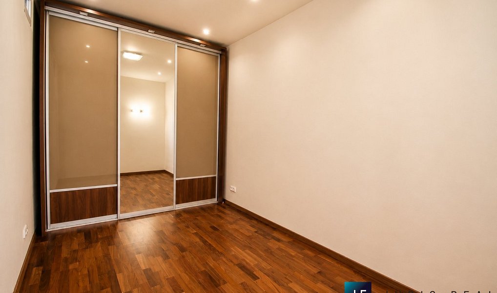 Prodej bytu 2+1 87 m², Praha – náhled fotky 23