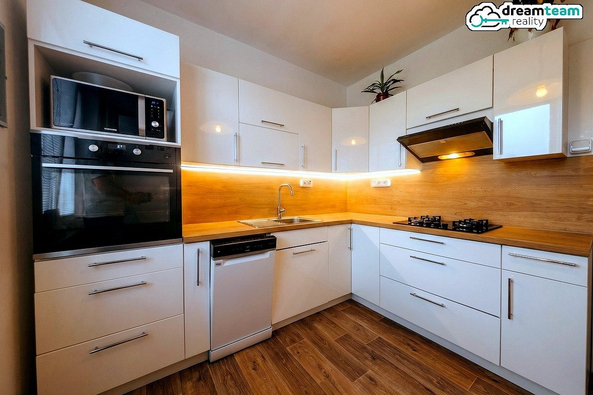 Pronájem bytu 3+1 75 m² – fotografie 3
