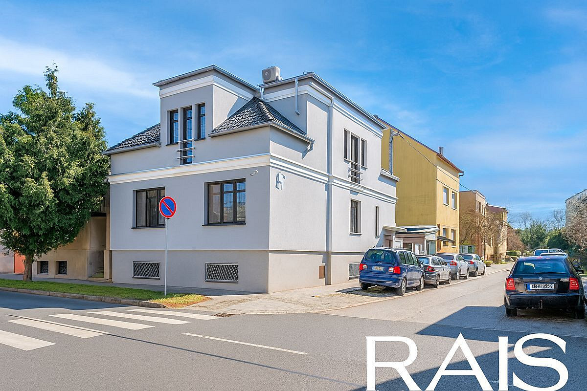 Prodej domu 235 m² s pozemkem 232 m²
