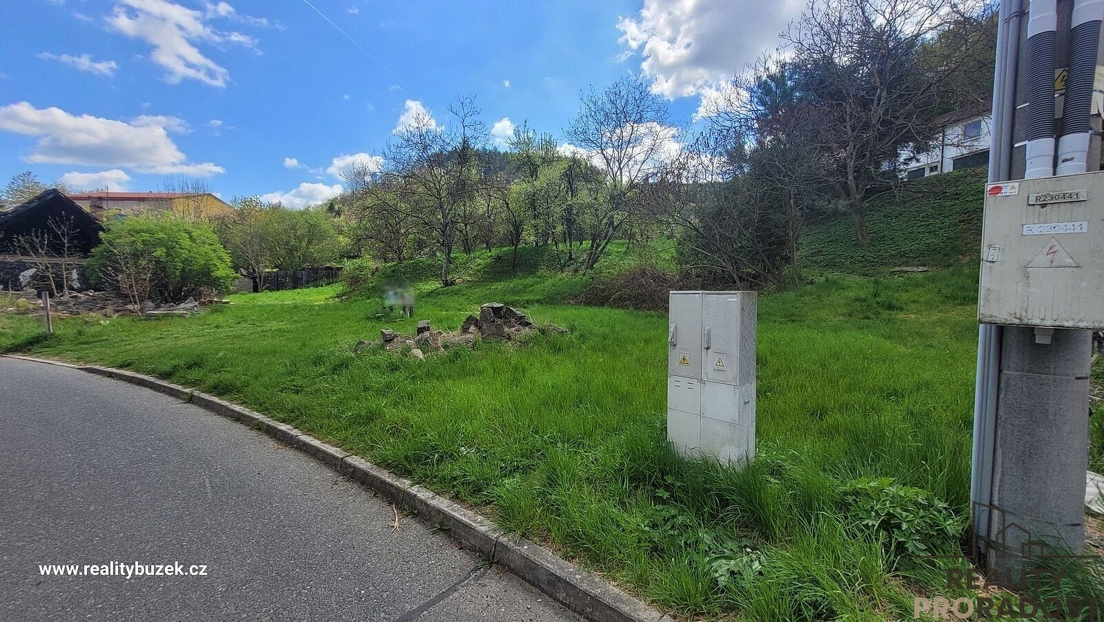 Prodej stavebního pozemku 801 m² – fotografie 2