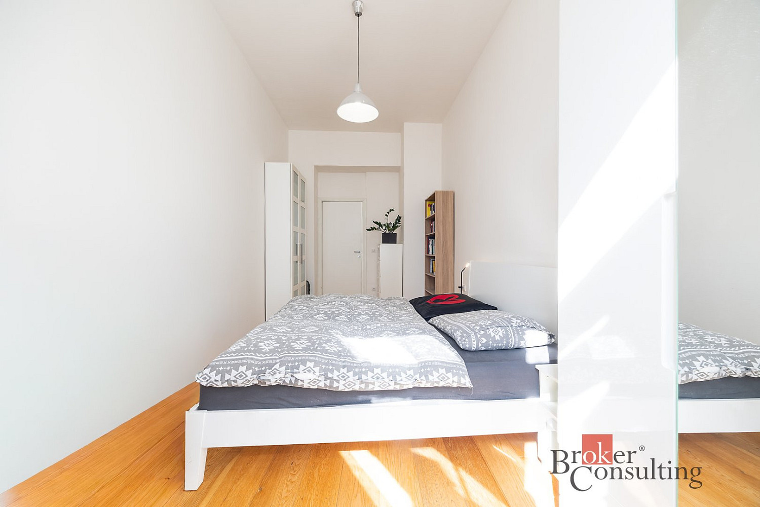 Pronájem bytu 2+kk 43 m² – fotografie 2